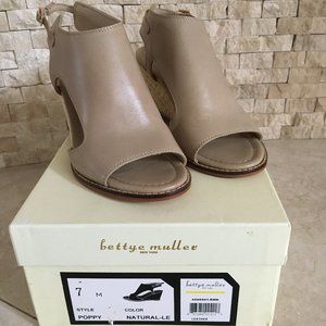 Bettye Muller -style Poppy - size 7